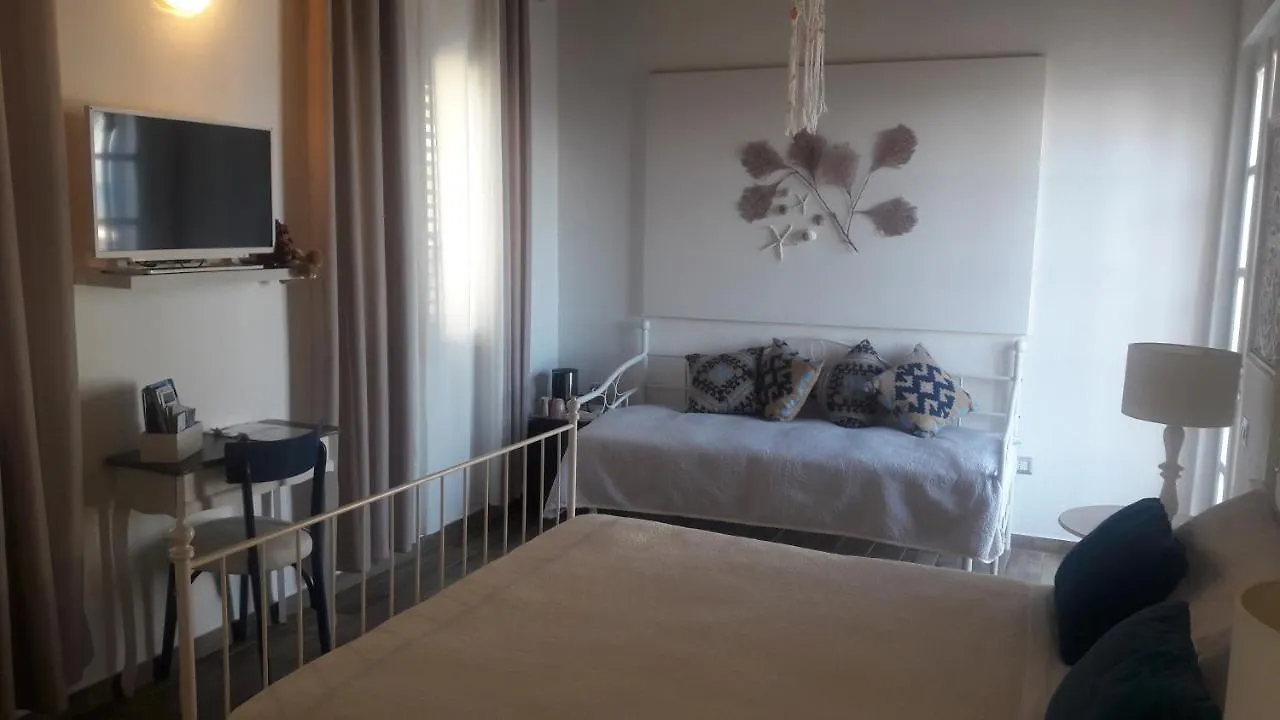 Bed and Breakfast La Casa di Nina La Maddalena  0*, La Maddalena (Cagliari)