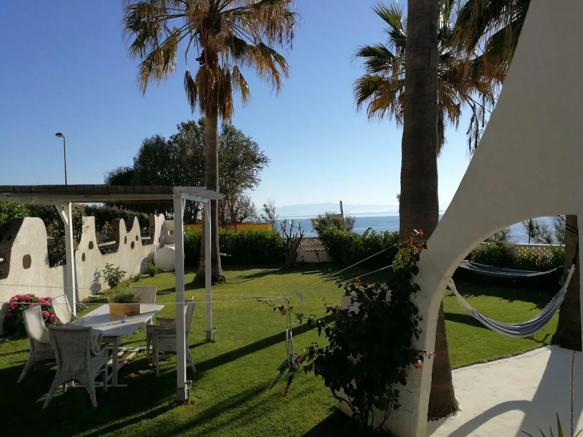 Bed and Breakfast La Casa di Nina La Maddalena  La Maddalena (Cagliari)