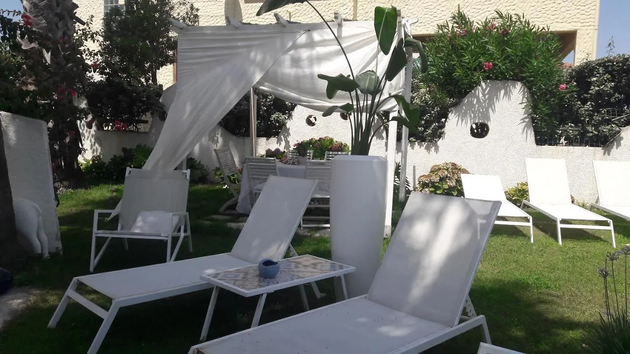 Bed and Breakfast La Casa Di Nina La Maddalena  0*, La Maddalena (Cagliari) Itálie